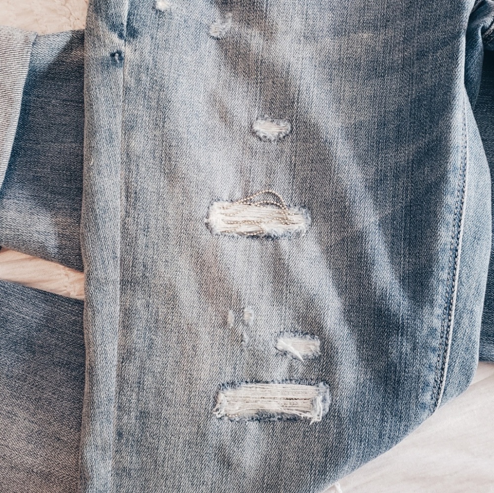 WHBM ; destructed chain girlfriend jeans 2 - Picture 7 of 8